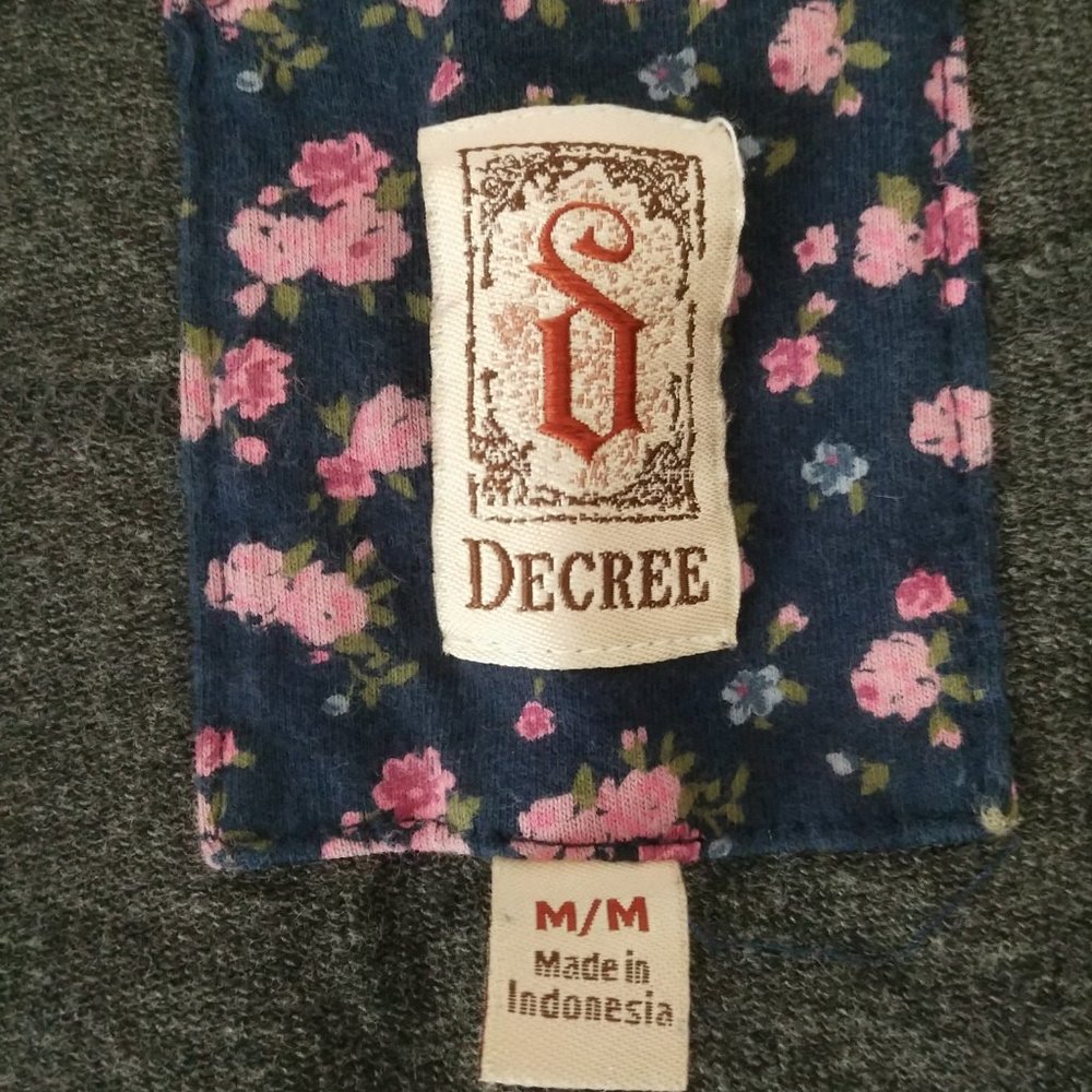 Decree Soft Ruffled Jacket/Cardigan - Picture 3 of 5